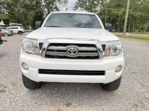 Used 2010 Toyota Tacoma 4x4 Double Cab image 3