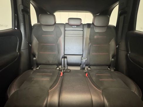 Used 2022 Mercedes-Benz GLB 250 image 7