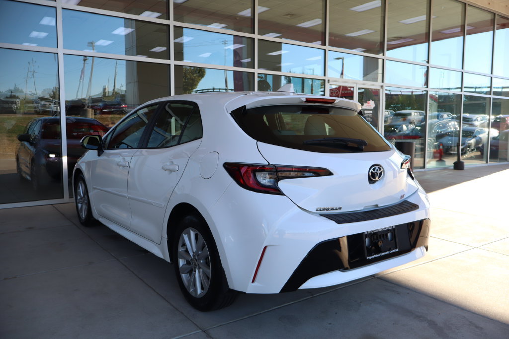 Used 2025 Toyota Corolla SE w/ SE Package FWD image 6