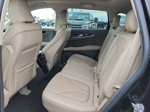Certified 2023 Lincoln Nautilus Reserve w/ Luxury Package AWD/4WD image 14