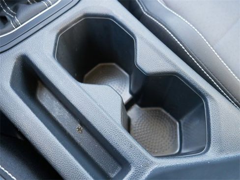 Certified 2025 Volkswagen Jetta SE image 34