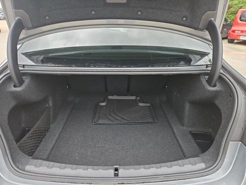 Used 2025 BMW 330i Sedan w/ Premium Package image 6