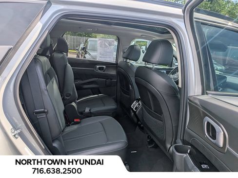 Used 2023 Kia Sorento SX AWD/4WD image 38