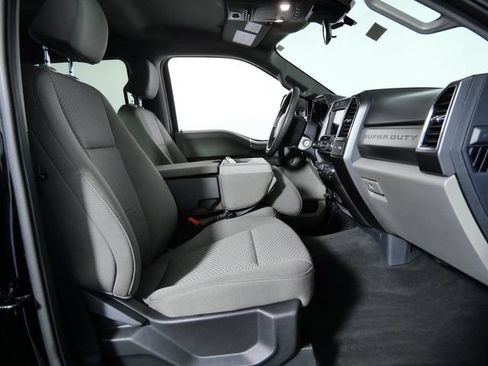 Certified 2022 Ford F250 XLT w/ Black Appearance Package AWD/4WD image 10