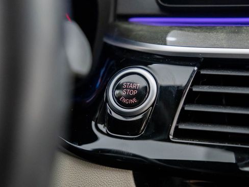 Used 2022 BMW 540i xDrive w/ Premium Package image 19