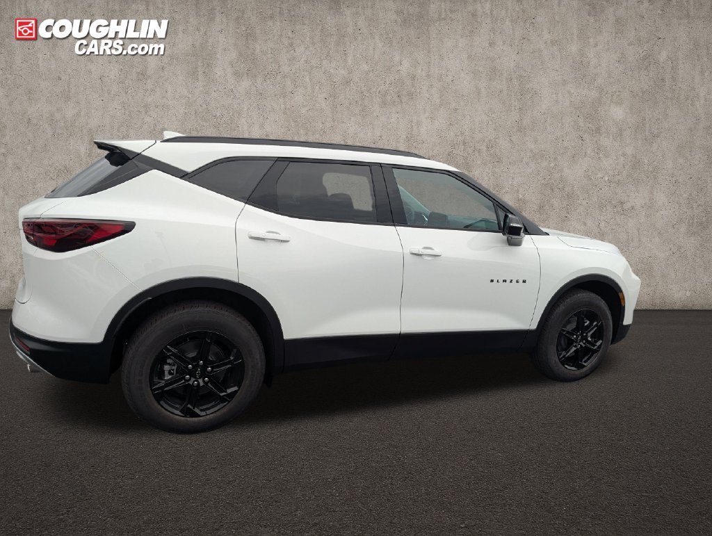 New 2026 Chevrolet Blazer LT w/ Midnight/Sport Edition AWD/4WD image 8
