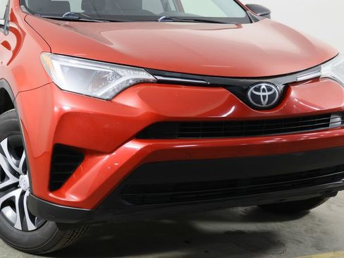 Used 2017 Toyota RAV4 LE FWD image 40