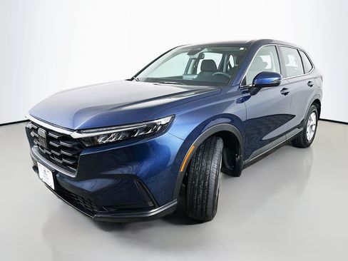Used 2023 Honda CR-V LX image 3