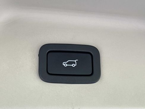 Used 2019 Land Rover Range Rover AWD/4WD image 16