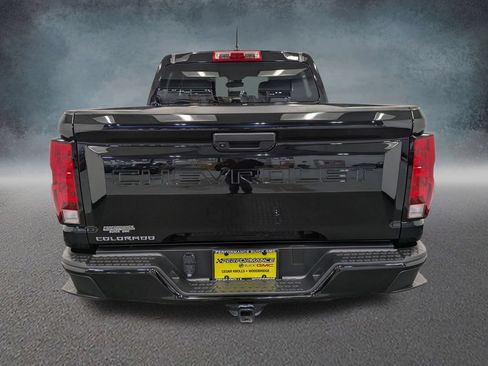 Used 2023 Chevrolet Colorado Trail Boss w/ Advanced Trailering Package AWD/4WD image 5