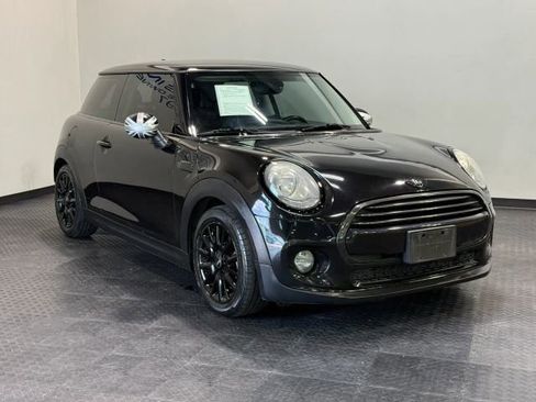 Used 2018 MINI Cooper 2-Door Hardtop FWD image 4