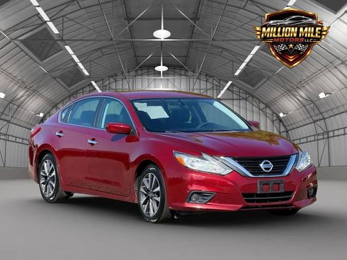 Used 2017 Nissan Altima 2.5 SV FWD image 1