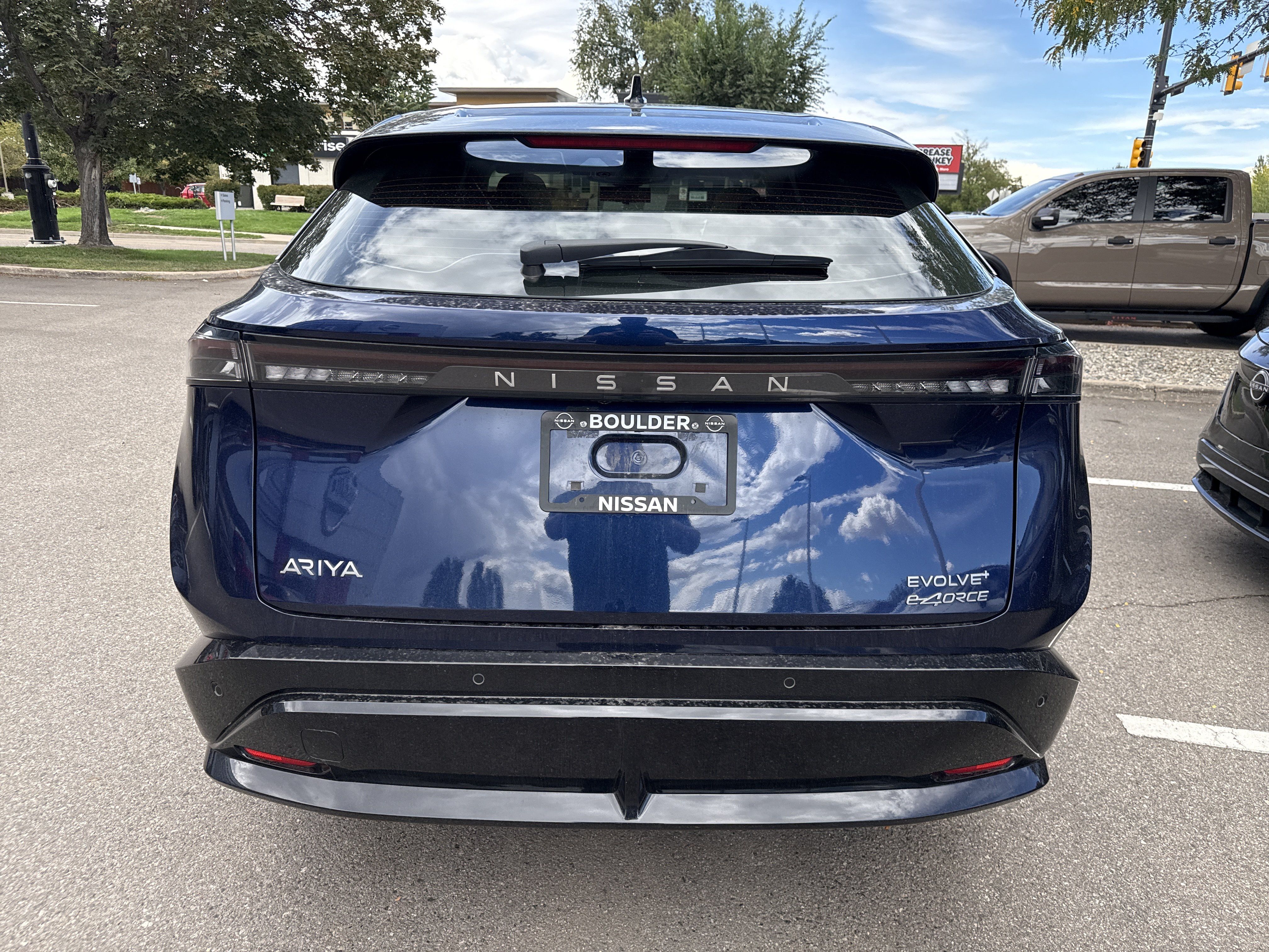 Used 2024 Nissan Ariya AWD image 6