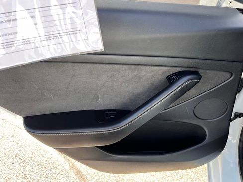 Used 2021 Tesla Model 3 Standard Range Plus image 19