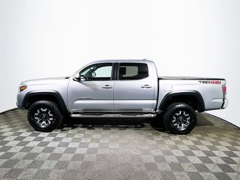 Certified 2023 Toyota Tacoma TRD Off-Road AWD/4WD image 4