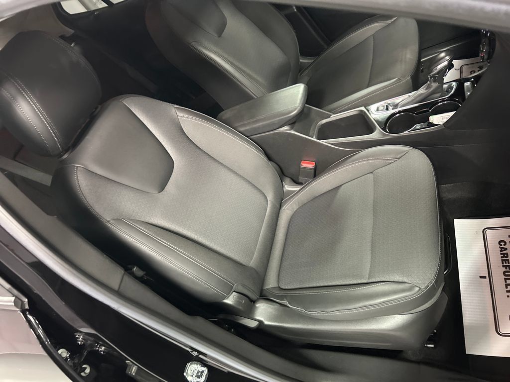 Used 2022 Buick Encore GX Select w/ Sport Touring Package FWD image 25