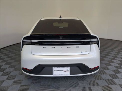 New 2026 Toyota Prius Plug-In Hybrid FWD image 7