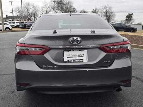 Used 2024 Toyota Camry XLE image 4