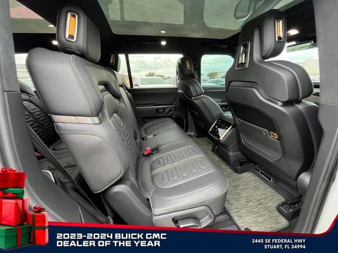 Used 2023 Rivian R1S Adventure image 18