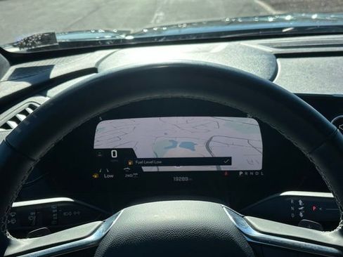 Used 2025 Chevrolet Traverse Z71 w/ Driver Confidence Package image 25