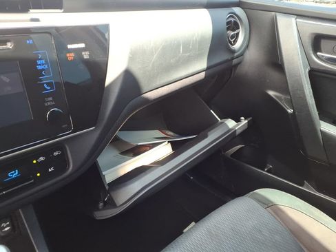 Used 2017 Toyota Corolla L FWD image 36