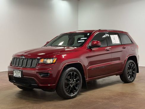 Used 2022 Jeep Grand Cherokee Laredo X AWD/4WD image 7