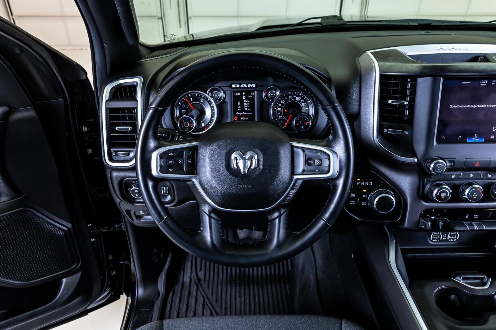 Used 2023 RAM 1500 Big Horn AWD/4WD image 16