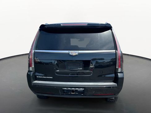 Used 2017 Cadillac Escalade Platinum AWD/4WD image 4