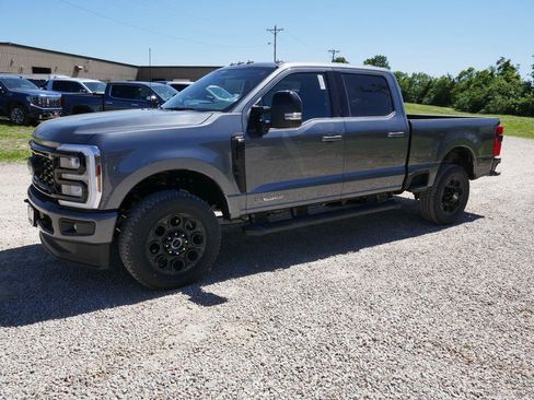 New 2026 Ford F250 Lariat w/ Black Appearance Package AWD/4WD image 9