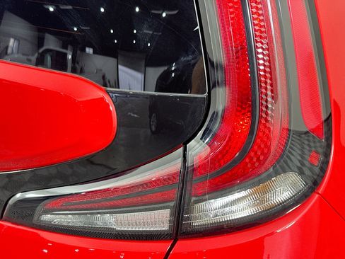 Used 2025 Kia Soul LX image 31