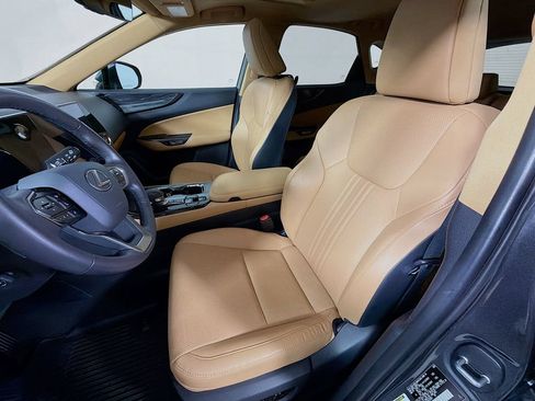Used 2025 Lexus NX 250 FWD w/ Accessory Package (2T) image 12