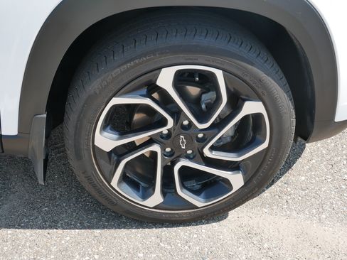 Used 2025 Chevrolet Trax RS w/ Driver Confidence Package FWD image 15