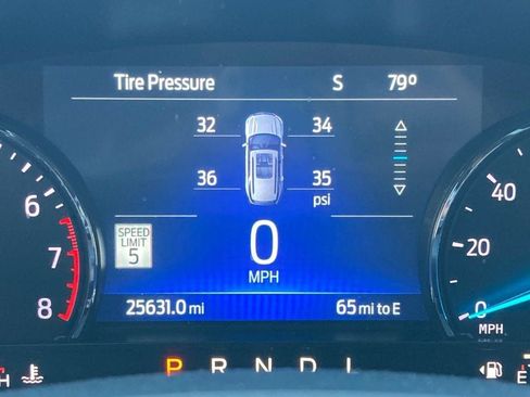 Used 2023 Ford Explorer Limited w/ Limited Technology Package RWD image 16