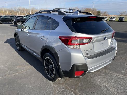 Used 2022 Subaru Crosstrek 2.0i Premium w/ Moonroof Package image 3