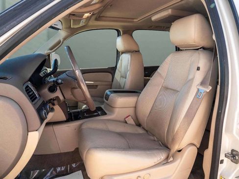 Used 2013 Chevrolet Tahoe LTZ image 5