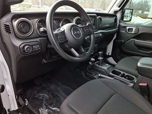 Used 2022 Jeep Wrangler Unlimited Sport image 26