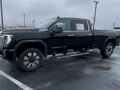 Used 2024 GMC Sierra 3500 Denali w/ Denali Reserve Package image 6