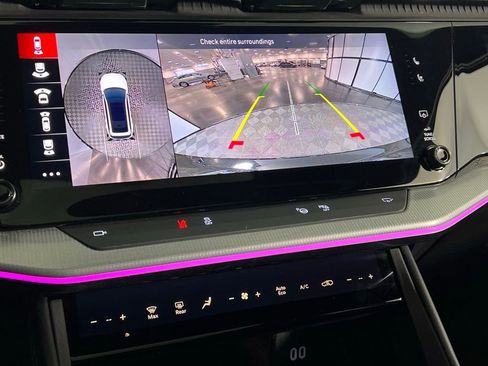 Used 2024 Jeep Wagoneer Launch Edition image 22