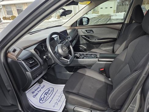 Used 2023 Nissan Rogue S image 10