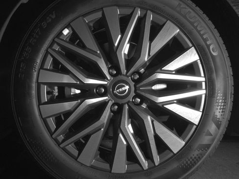 Used 2025 Nissan Altima 2.5 SV image 9