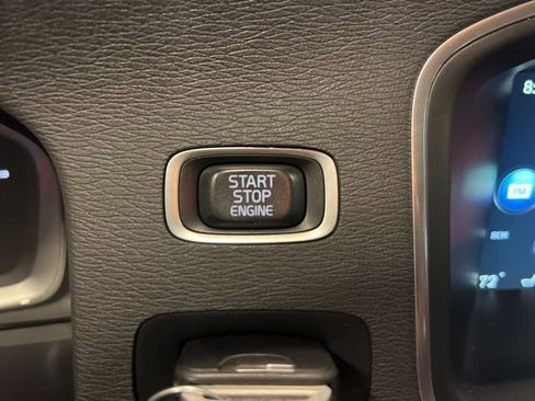 Used 2017 Volvo S60 T5 Inscription Platinum image 24