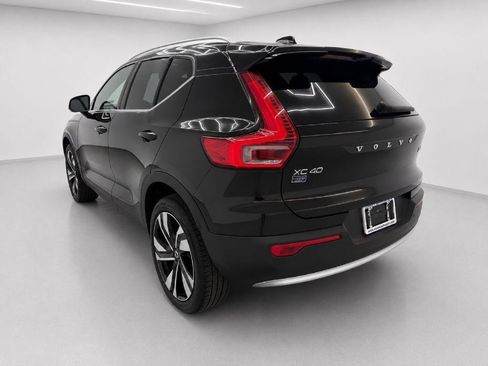 Used 2024 Volvo XC40 B5 Plus w/ Protection Package Premier AWD/4WD image 5