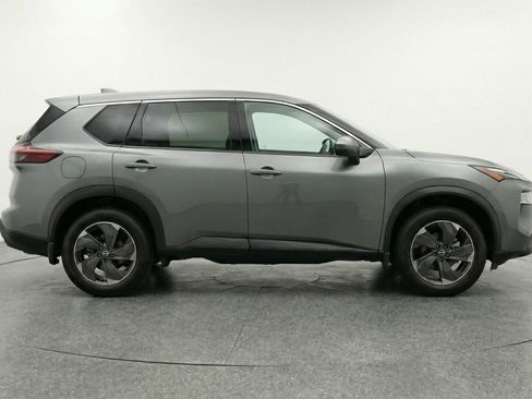 Used 2025 Nissan Rogue SV image 11