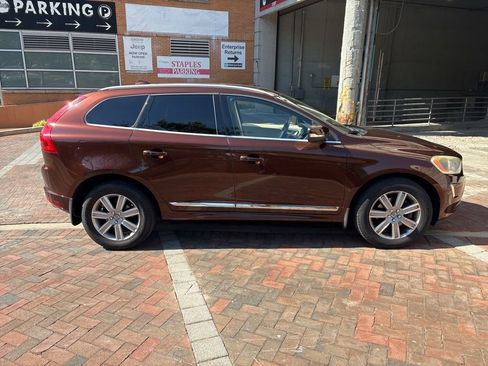 Used 2016 Volvo XC60 T6 w/ Proximity Package AWD/4WD image 2