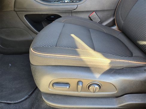 Used 2022 GMC Acadia AT4 image 19