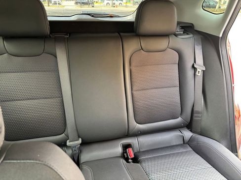 Used 2025 Chevrolet Trax LT image 31