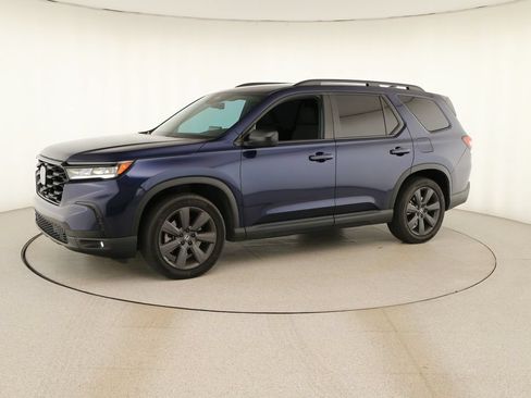 Used 2023 Honda Pilot Sport image 13