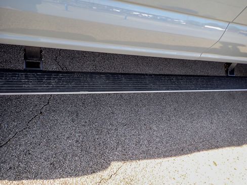 Used 2025 Ford F250 Platinum image 12