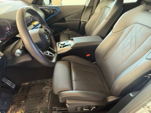 Used 2025 BMW X3 xDrive30i w/ Premium Package image 23