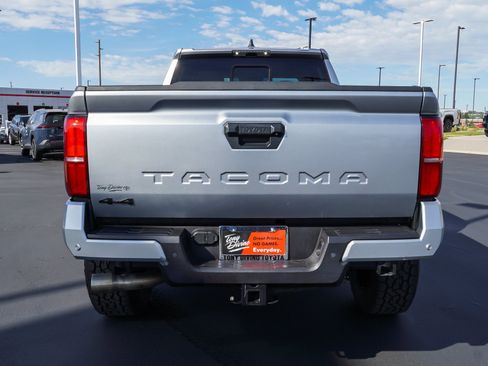 Certified 2025 Toyota Tacoma TRD Off-Road w/ TRD Off Road Upgrade Package AWD/4WD image 7